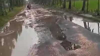 Bertahun-tahun Tak Diperbaiki, Warga Keluhkan Jalan Rusak, Pemdes Masih Bungkam